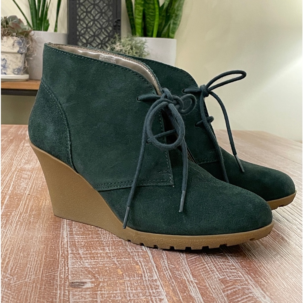 Green leather wedge bootie